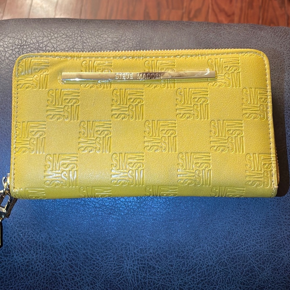 NWOT Steve Madden Wallet - Mustard